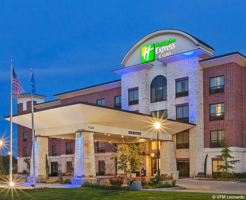 Holiday Inn Express And Suites Duncan Чикаша Екстериор снимка
